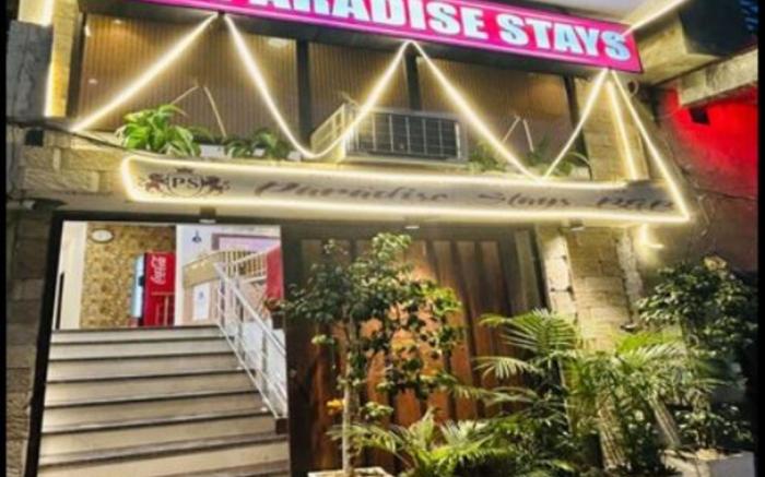 Hotel Paradise Stays Near Golden Temple
