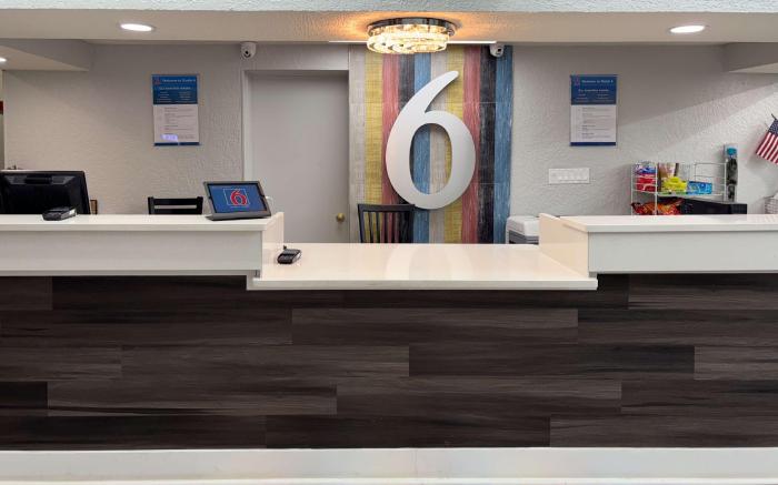 Motel 6 Tallahassee, FL – North Monroe