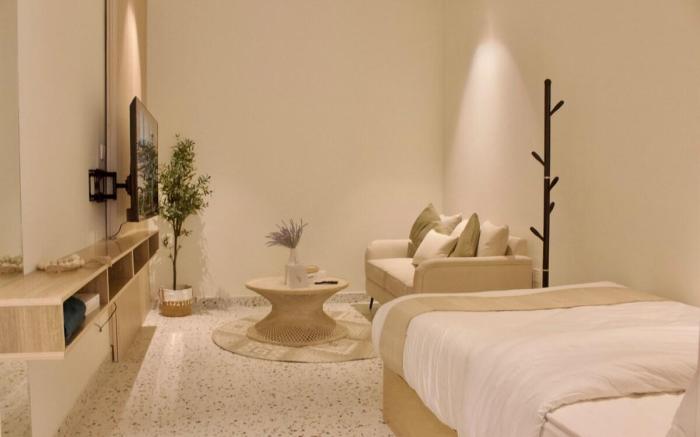 HighRise- Elegant Studio with outdoor sitting