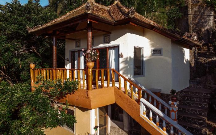Deluxe Villa with View & open sky shower 