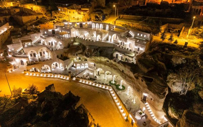 Signature Cave Premium Suites