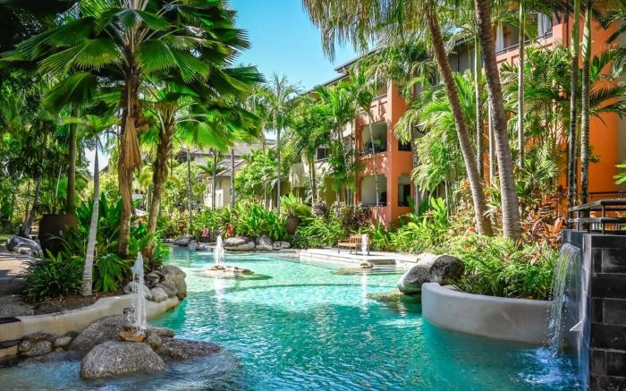 Tropical Paradise Cairns - 9 Pools Gym    BBQ