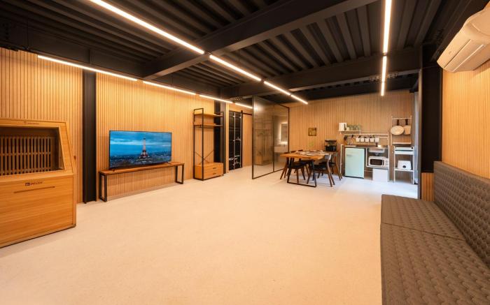 gwangju chez pompom dokchae poolvilla
