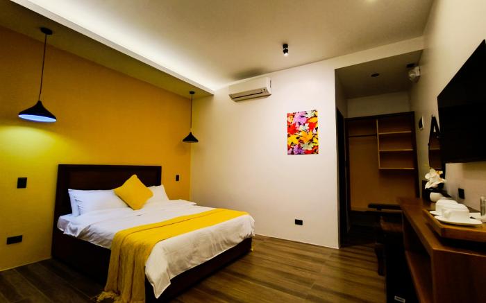 Cosy and Spacious Room and Asian Cuisine 