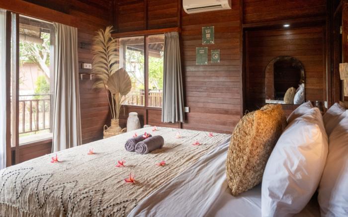 Mad Monkey Nusa Lembongan