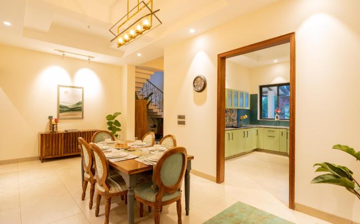 ELIVAAS 4 BHK with Pvt Pool & Garden -Laguna Quest