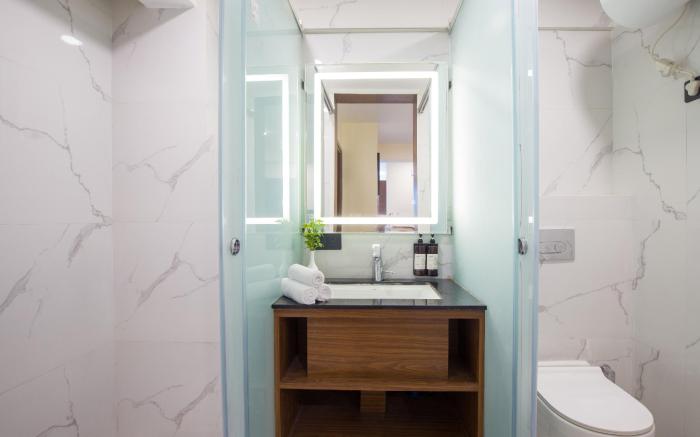 Alaya Stays 1 BHK with Balcony & Breathtaking View - Baljees Melville Divine