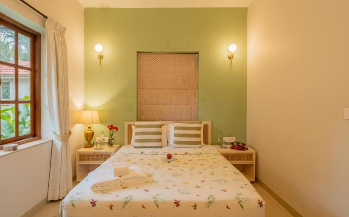 ELIVAAS 4 BHK with Pvt Pool near Baga - Celest