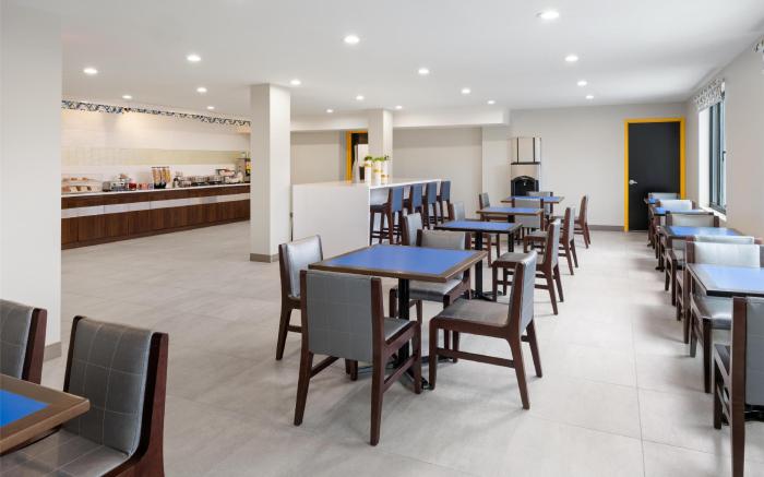 GLō Best Western Bronx NYC