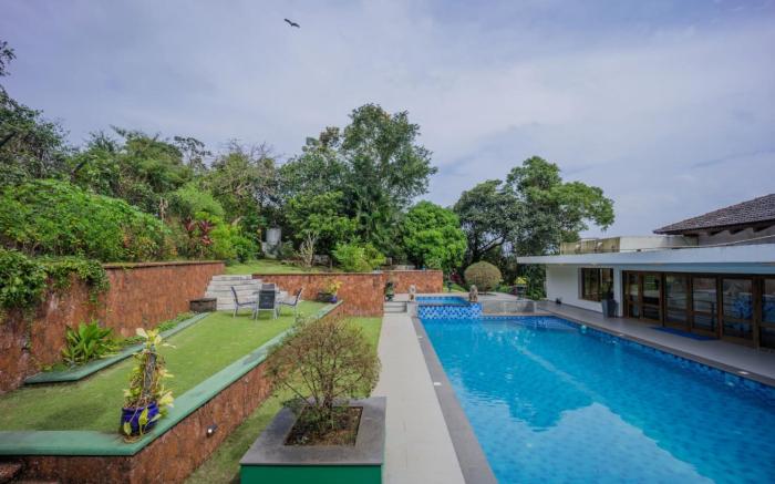 Stunning Hilltop 3BR Villa w Pool and River View