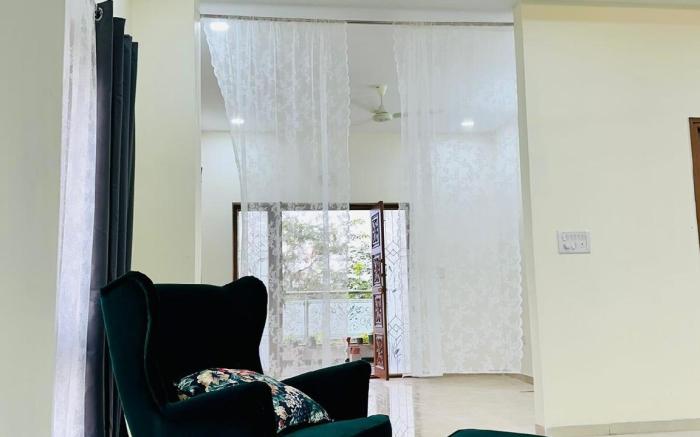 Hill top- 3bhk(Fully Equipped)