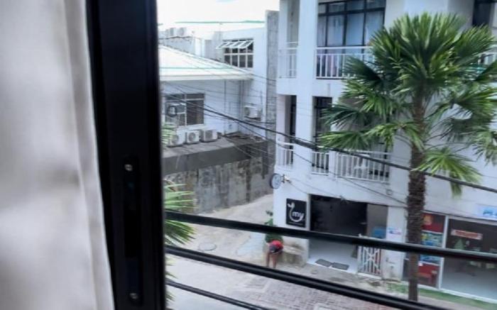 Station 1 Room: 4Beds own CR 1min walk to beach 4f