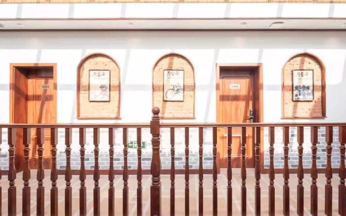 Nostalgia Hotel (Beijing Tian'anmen Square and Qianmen Metro Station)