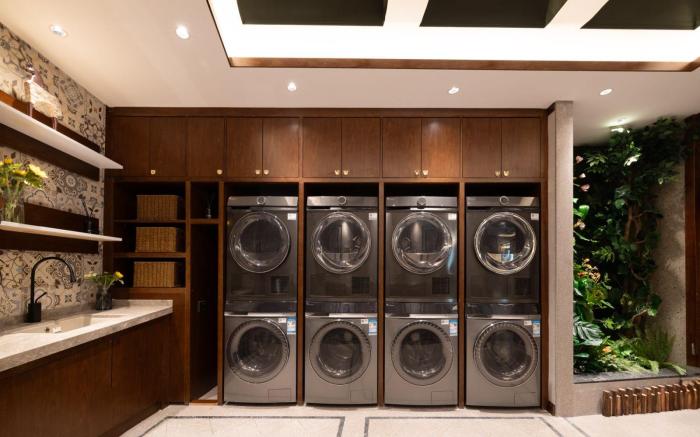 Nostalgia S Hotel (Shanghai Railway Station and Suzhou Creek)