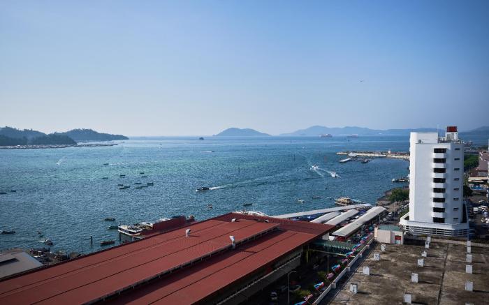 The Shore By HF Suits