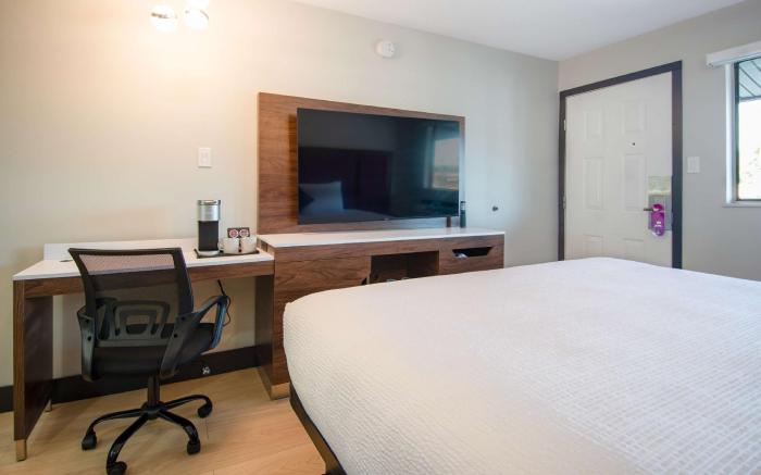 Coast Courtenay Hotel