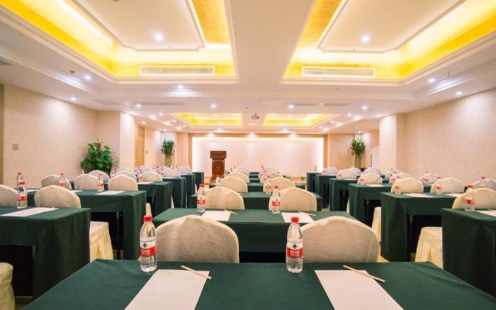 Vienna 3 Best Shanghai Baoshan Fengxiang Road