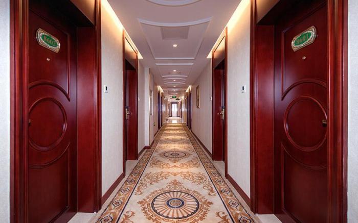 Vienna Hotel Shenzhen Hubei Metro Station