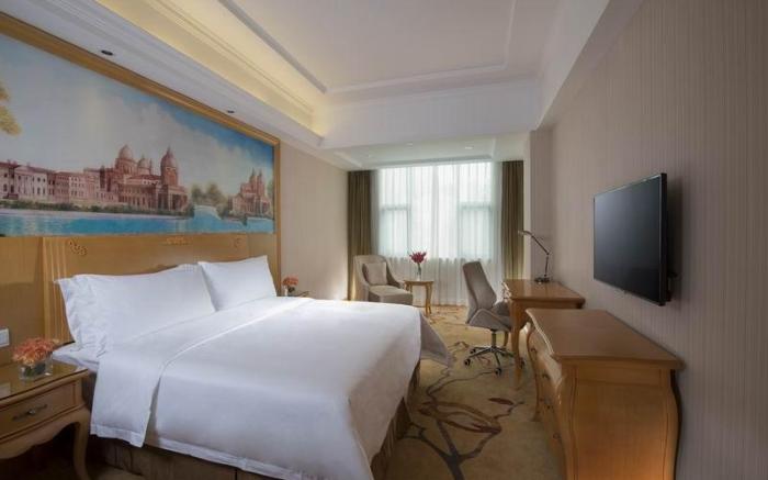 Vienna Hotel Shenzhen Longhua Renmin Nan Road Branch
