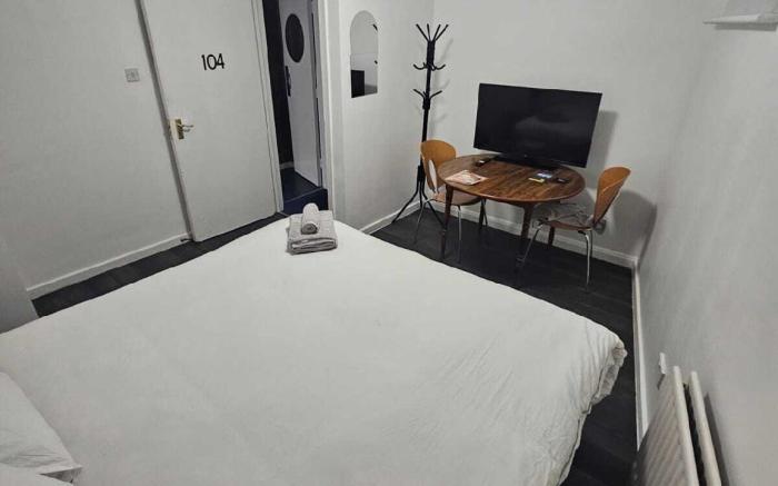 Queens Place - Rooms