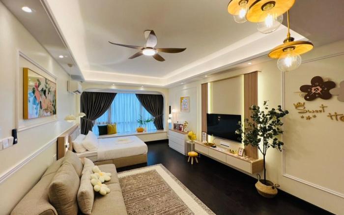 Comfy View Studio unit R&F Seine Region by ANJU