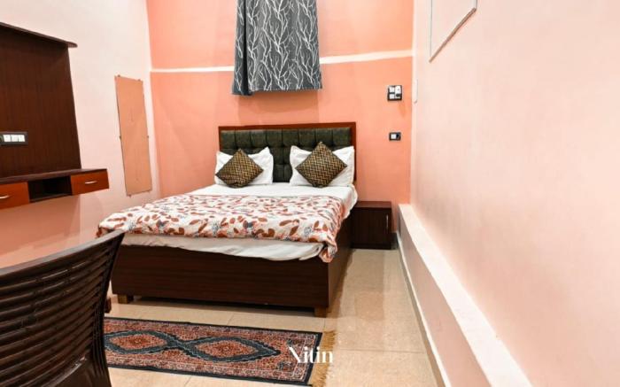 Rudraksha Kashi Inn By GRB