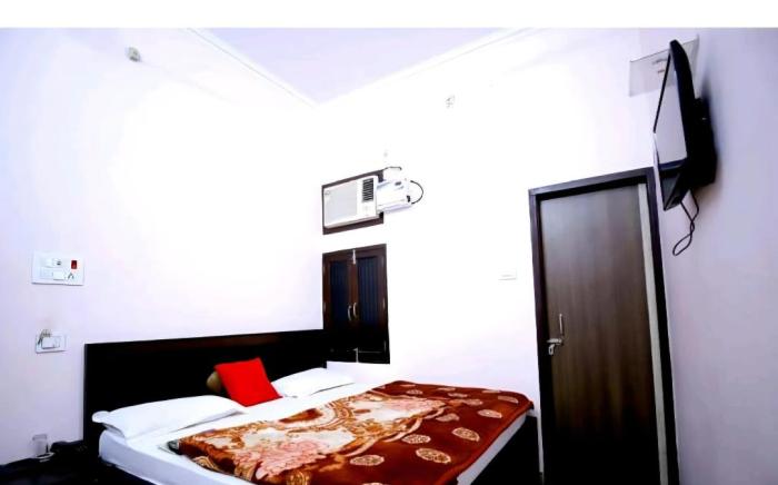 New hotel blue stars