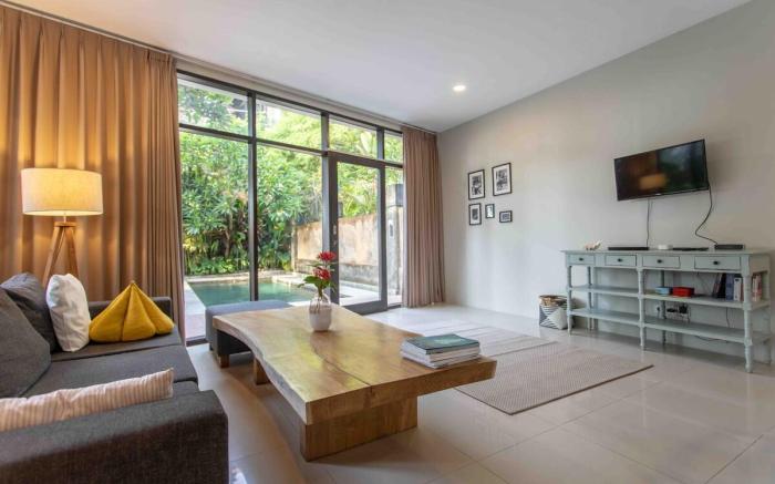 2BR DELUXE STUDIO+private pool in 75 from surfspot