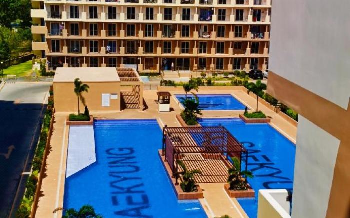 Rustic Studio w/ Balcony, Pool near Mactan Airport