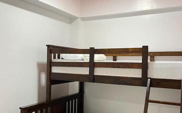 KrystalClaine Homestay-Burnham Hill Condo Baguio