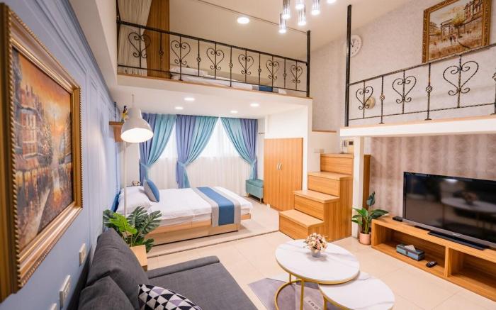 RC Apartment with Lift near Ximen MRT, 2 Minutes from Ximen Station, Independent Bathroom, Red House