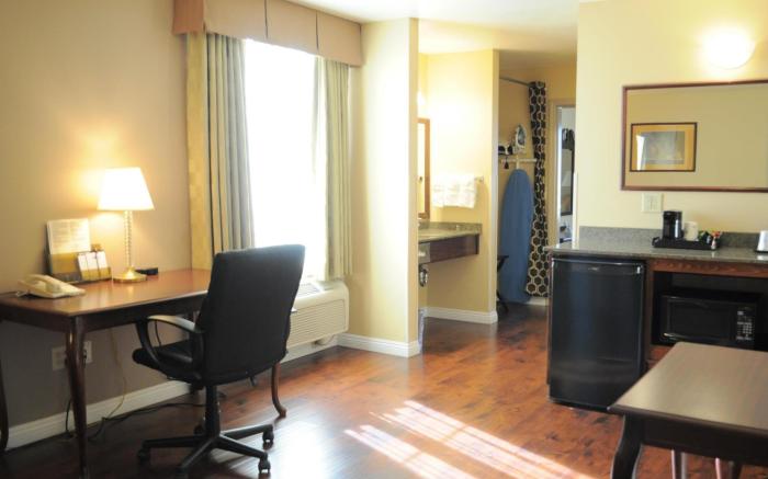 Best Western Plus John Jay Inn & Suites