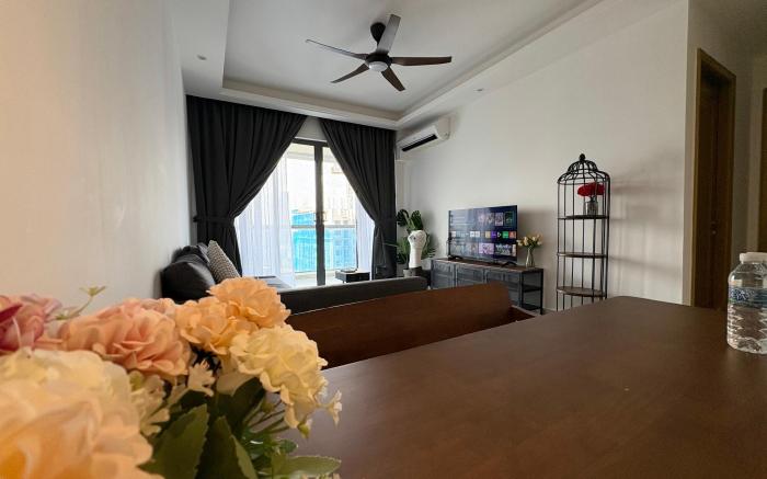 R&F 2R1B Modern Design City View Apartment