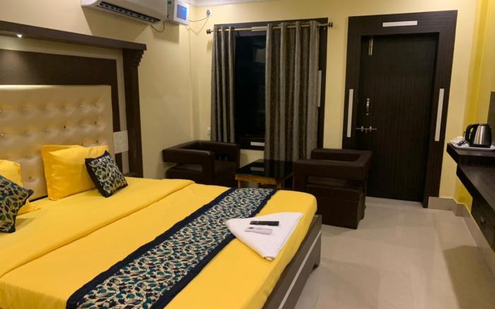 Hotel Asish Bollywood 2 Sea View Hotel Puri- Balcony Rooms - By Morservices