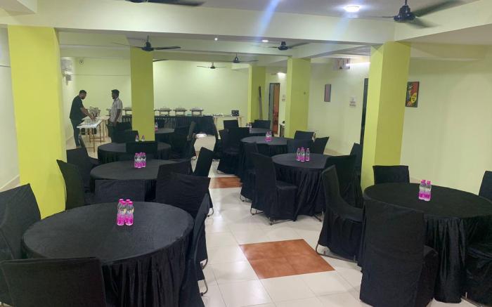 Hotel Asish Bollywood 2 Sea View Hotel Puri- Balcony Rooms - By Morservices