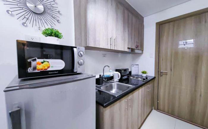 Condotel 1BR Unit w/ Balcony FAME Residences #FM01