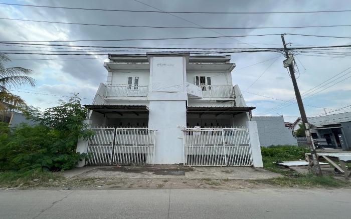 OYO 94161 Kost Aisyah Near Citra Grand Galesong City(Pattalassang)