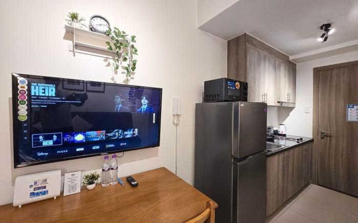 Condotel 1BR Unit w/ Balcony FAME Residences #FM22