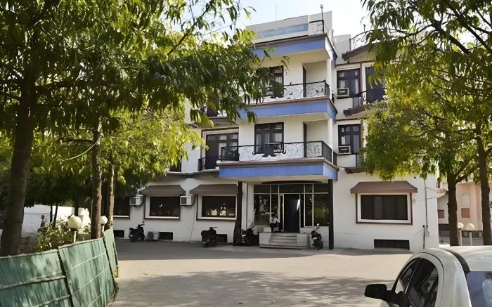 Hotel Amrapali