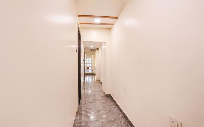 FabExpress Versova Residency - Nr. Kokilaben Hospital
