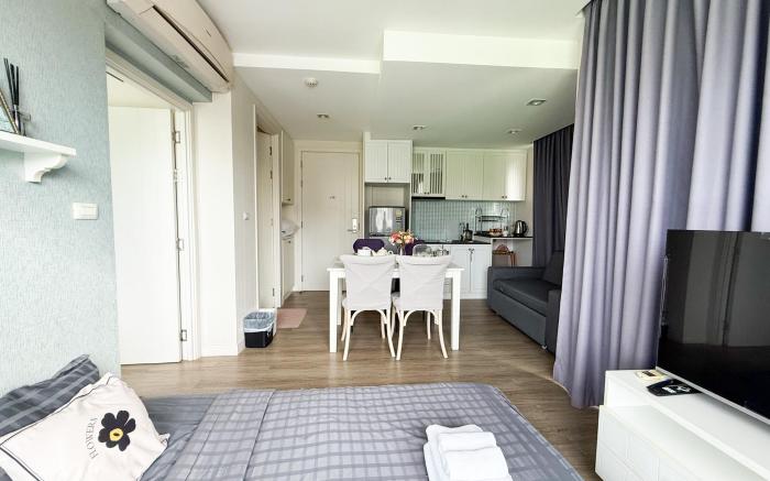 Premium Suite corner Room  45 sqm @Blu x Bangsaen 