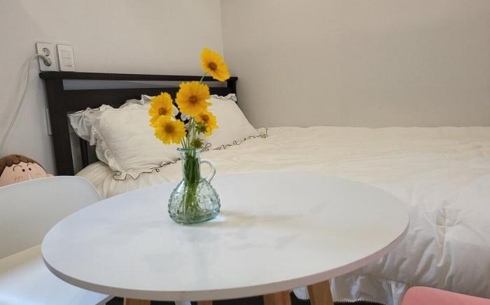Sagyebeach Yard and Stone Wall Couple Room B