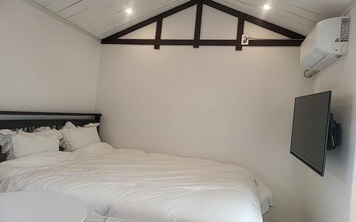Sagyebeach Yard and Stone Wall Couple Room B
