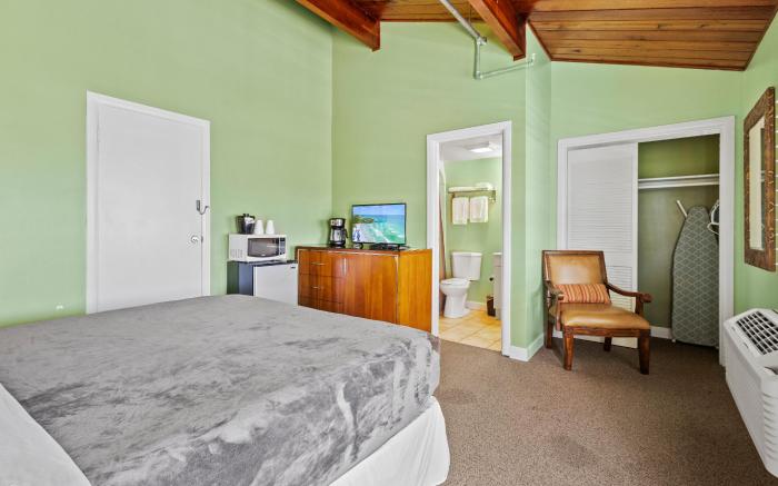 Oceanfront Inn II
