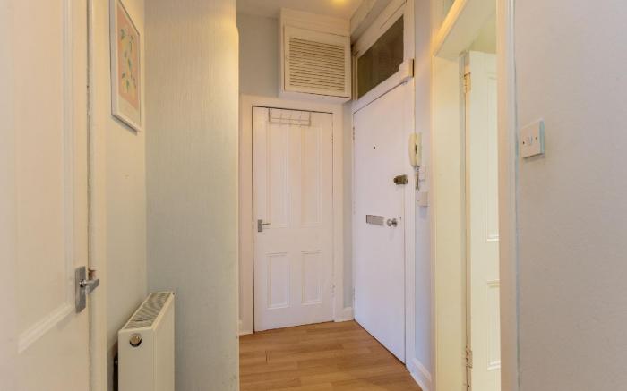 Warm 1bed Flat Leith Walk