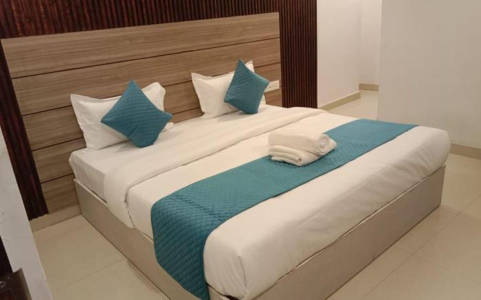 Ganeshwaram Hotel-141, Noida