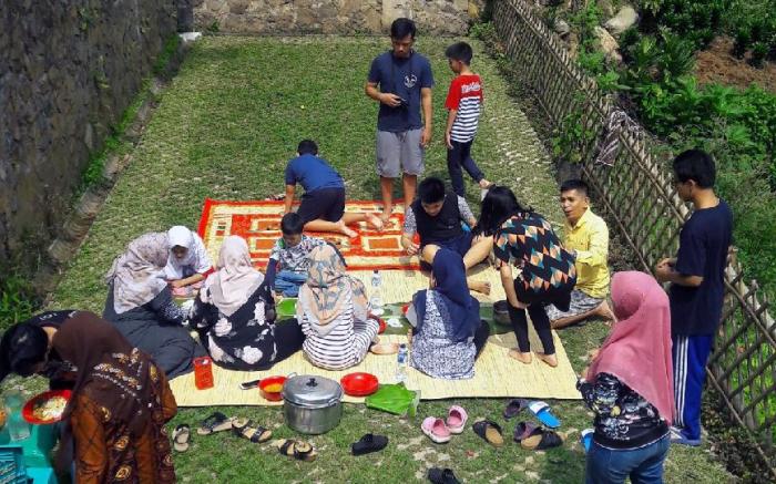 Saung Jiddah 3 BR - 15 tamu - Cisarua Puncak Bogor