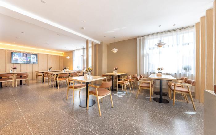 Country Inn & Suites by Radisson Lanzhou Lanzhou University 1st Hospital Wulipu Metro Station