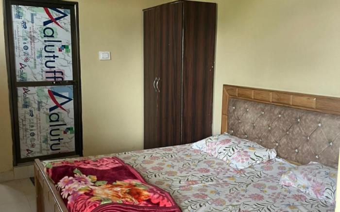 Goroomgo Shree Raj Homestay Ayodhya