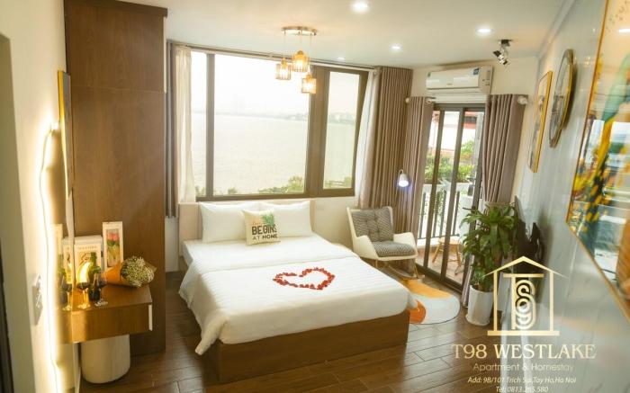 T98 Lakeview Apartment with Balcony